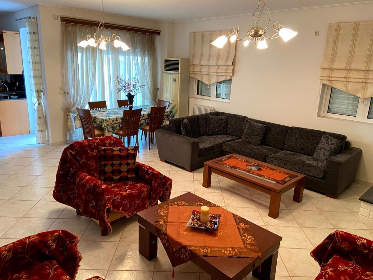 Beautiful Apartment Near The Beach Каламата Экстерьер фото
