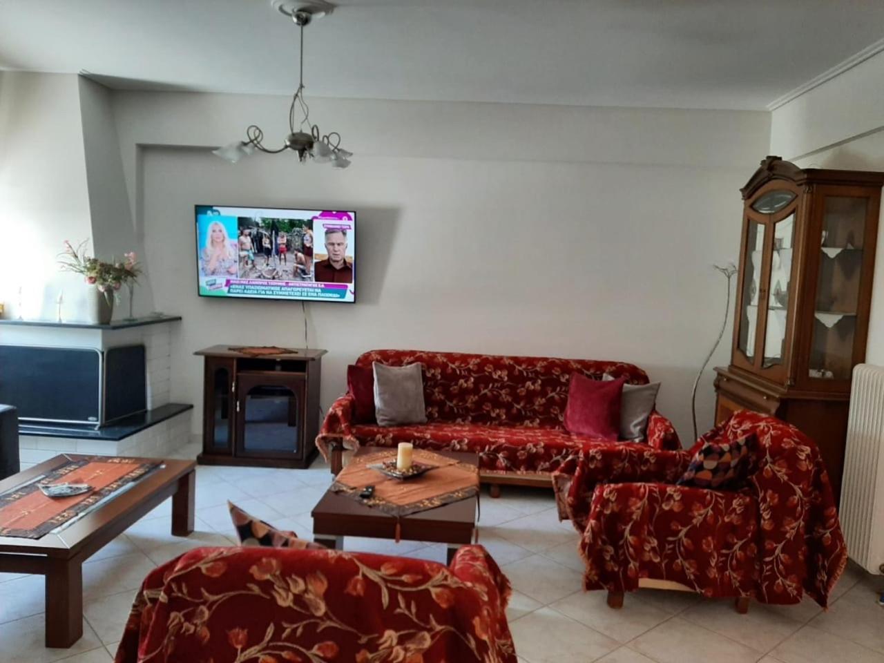 Beautiful Apartment Near The Beach Каламата Экстерьер фото